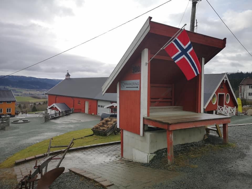 Haugen Gård / Låvbrua Gårdsbutikk